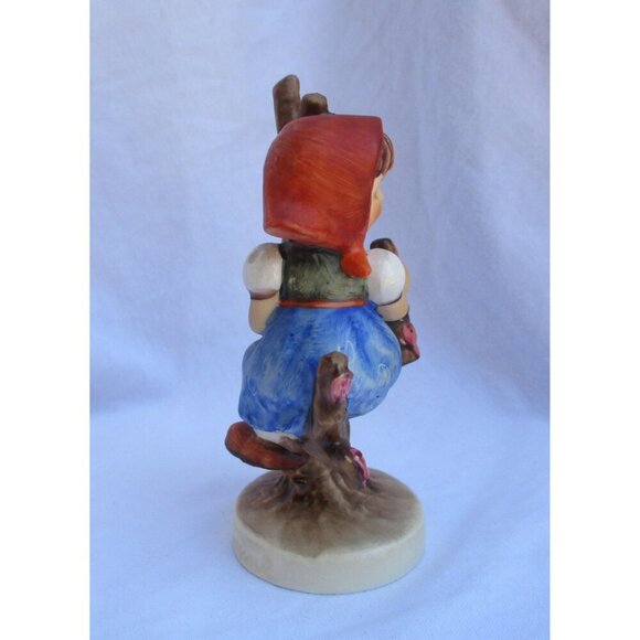 Hummel Goebel figurine Apple Tree Girl #141 1979-90 Mother's Day gift - Picture 4 of 5